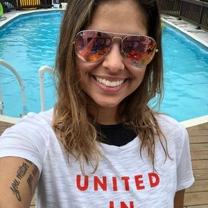 Meet your Posher, Raquel